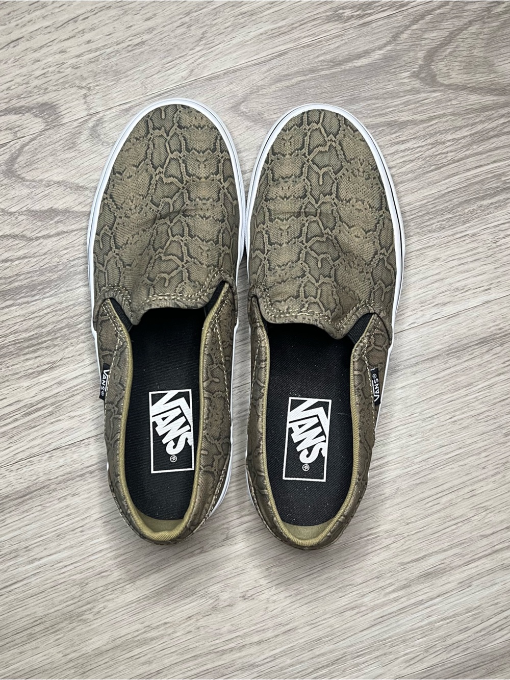 Vans Women's Asher Olive Snake Print Slip On Skate Shoes Sz 7.5 721356 Sneaker